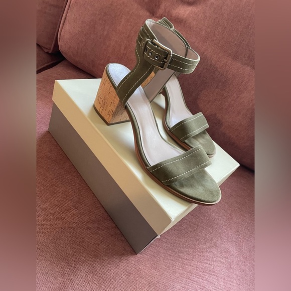 Hinge Fall Suede Sandals 9.5 M - Picture 1 of 7